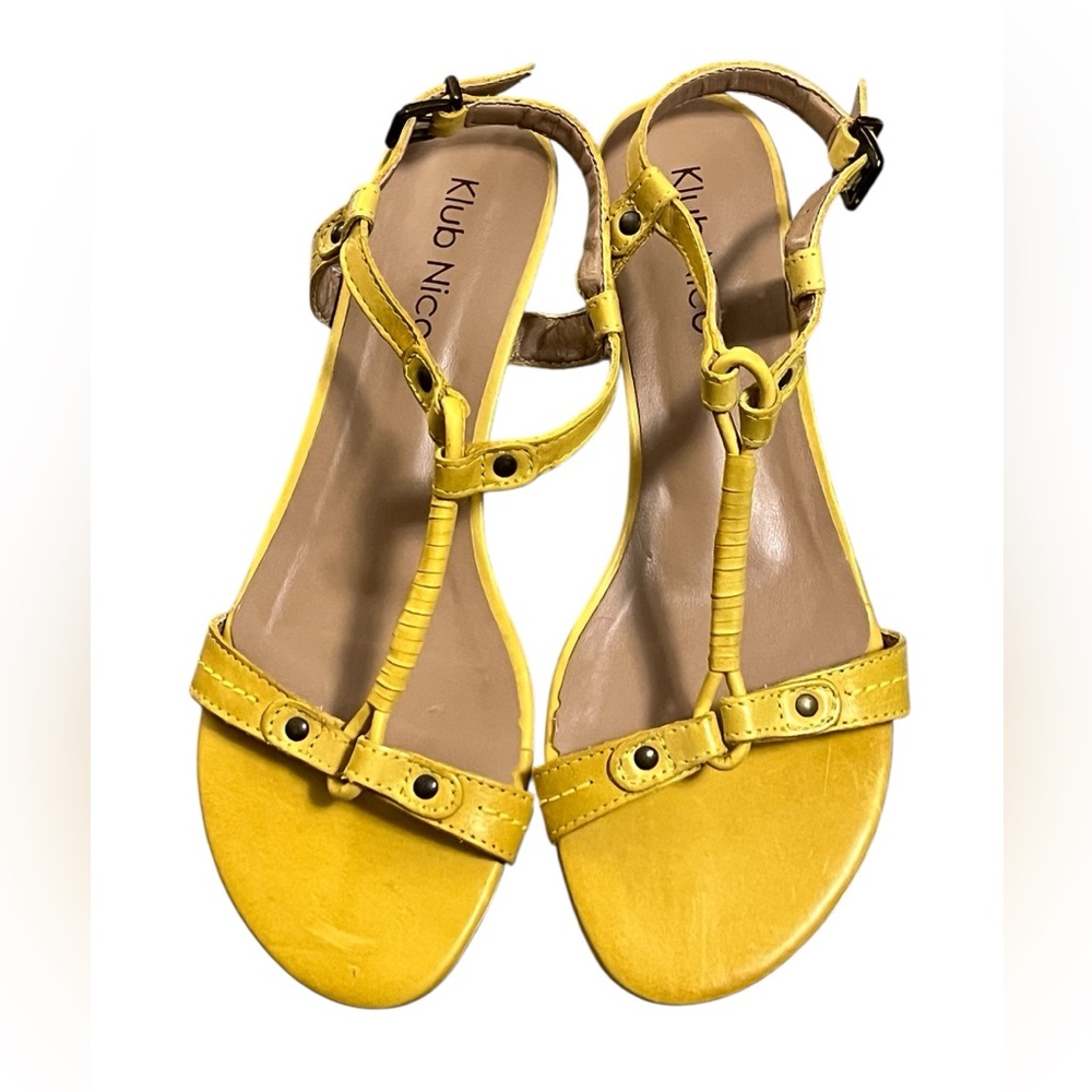 Klub Nico yellow leather t-strap boho kitten heel sandals